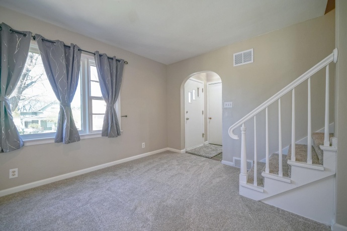 1529 Benton, ROCKFORD, Illinois 61107, 4 Bedrooms Bedrooms, ,2 BathroomsBathrooms,House,For Sale,Benton,202602238