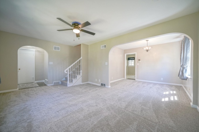 1529 Benton, ROCKFORD, Illinois 61107, 4 Bedrooms Bedrooms, ,2 BathroomsBathrooms,House,For Sale,Benton,202602238