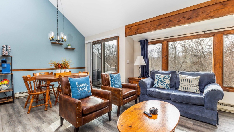 106 Plum Cove, GALENA, Illinois 61036, 2 Bedrooms Bedrooms, ,2 BathroomsBathrooms,Condominium,For Sale,Plum Cove,202602239