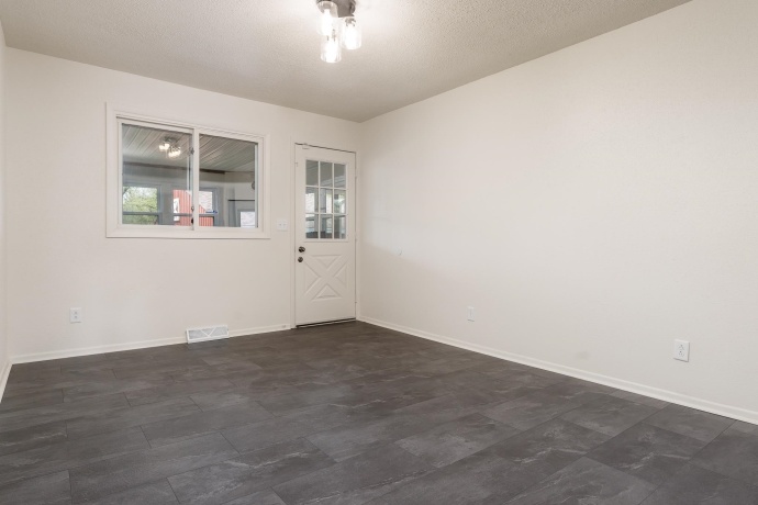 4701 Linview, ROCKFORD, Illinois 61109, 3 Bedrooms Bedrooms, ,2 BathroomsBathrooms,House,For Sale,Linview,202602241