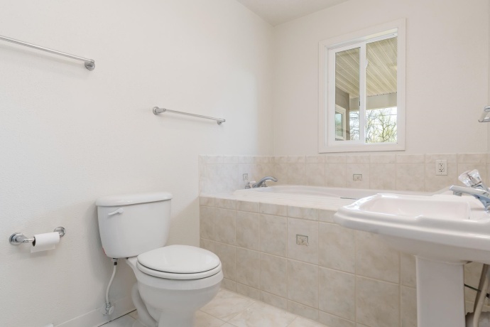 4701 Linview, ROCKFORD, Illinois 61109, 3 Bedrooms Bedrooms, ,2 BathroomsBathrooms,House,For Sale,Linview,202602241