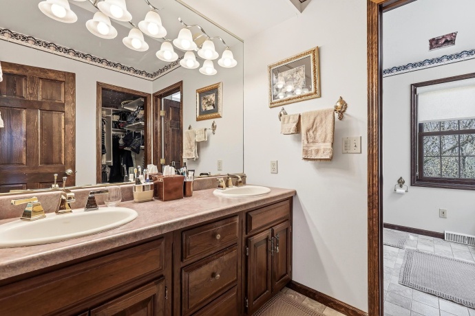 1967 Cross, GALENA, Illinois 61036, 4 Bedrooms Bedrooms, ,2 BathroomsBathrooms,House,For Sale,Cross,202602244