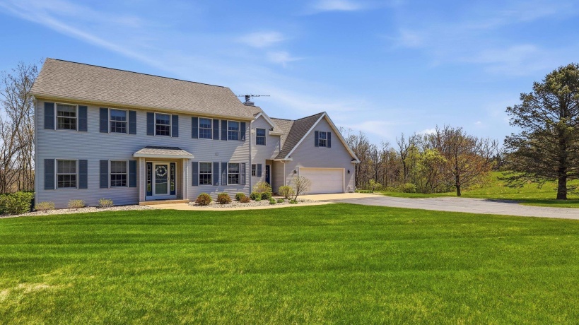 1967 Cross, GALENA, Illinois 61036, 4 Bedrooms Bedrooms, ,2 BathroomsBathrooms,House,For Sale,Cross,202602244