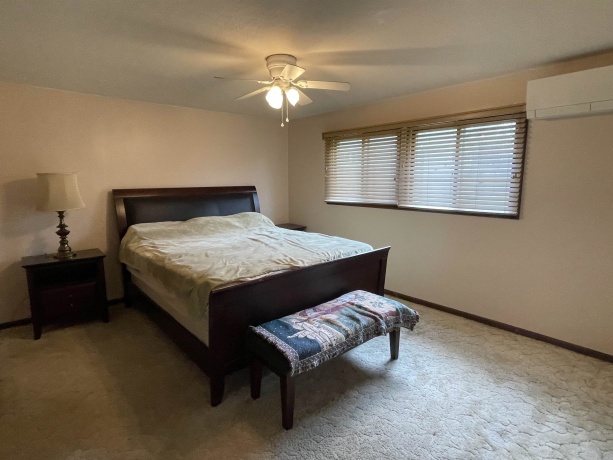 900 Georgean, SCHAUMBURG, Illinois 60193, 4 Bedrooms Bedrooms, ,2 BathroomsBathrooms,House,For Sale,Georgean,202601886