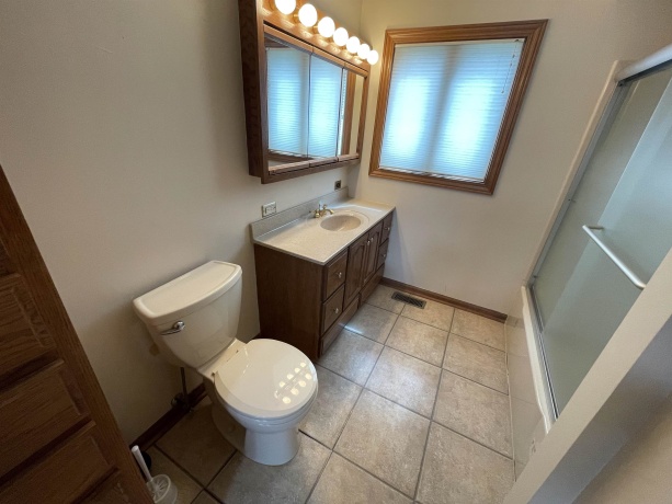 900 Georgean, SCHAUMBURG, Illinois 60193, 4 Bedrooms Bedrooms, ,2 BathroomsBathrooms,House,For Sale,Georgean,202601886