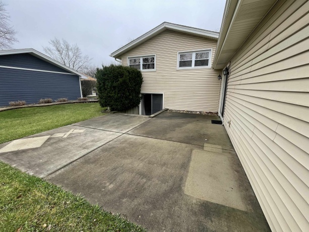 900 Georgean, SCHAUMBURG, Illinois 60193, 4 Bedrooms Bedrooms, ,2 BathroomsBathrooms,House,For Sale,Georgean,202601886