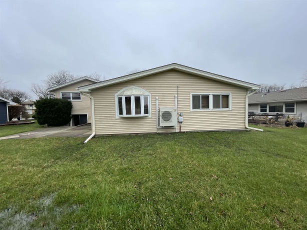 900 Georgean, SCHAUMBURG, Illinois 60193, 4 Bedrooms Bedrooms, ,2 BathroomsBathrooms,House,For Sale,Georgean,202601886