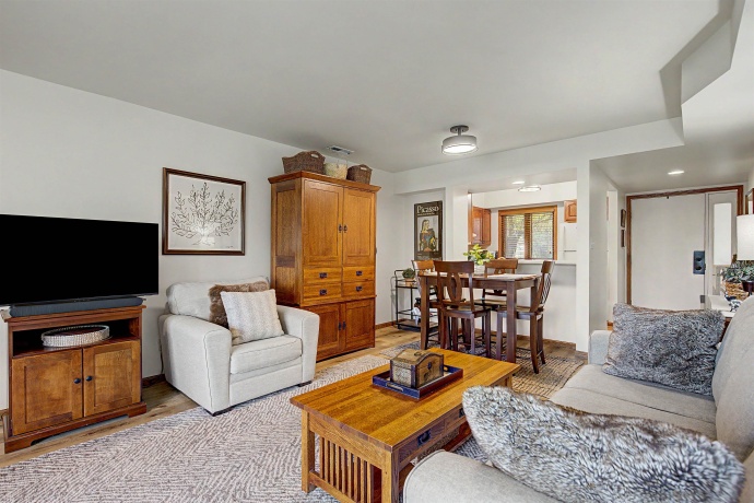 LB11 Long Bay Point, GALENA, Illinois 61036, 1 Bedroom Bedrooms, ,1 BathroomBathrooms,Condominium,For Sale,Long Bay Point,202602252