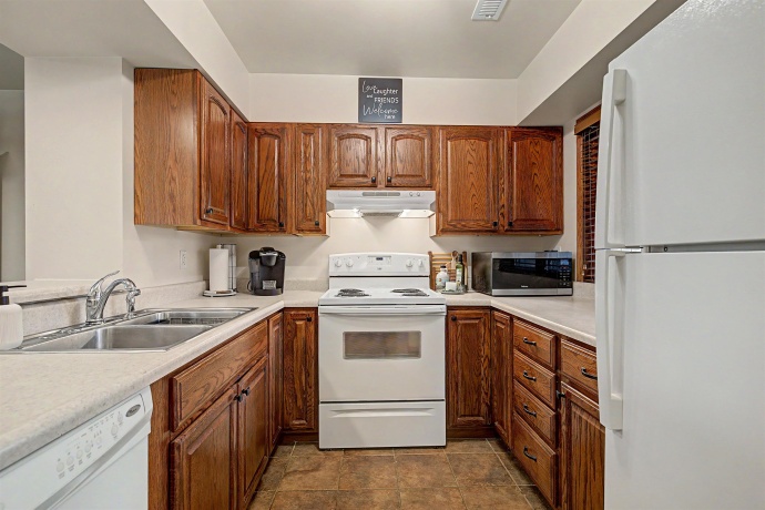 LB11 Long Bay Point, GALENA, Illinois 61036, 1 Bedroom Bedrooms, ,1 BathroomBathrooms,Condominium,For Sale,Long Bay Point,202602252