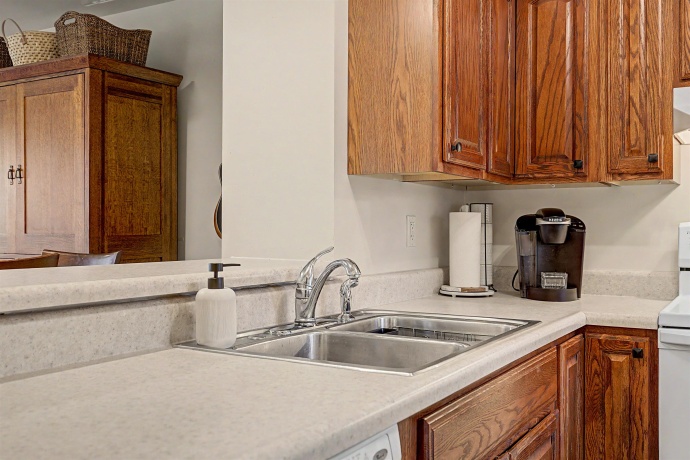 LB11 Long Bay Point, GALENA, Illinois 61036, 1 Bedroom Bedrooms, ,1 BathroomBathrooms,Condominium,For Sale,Long Bay Point,202602252