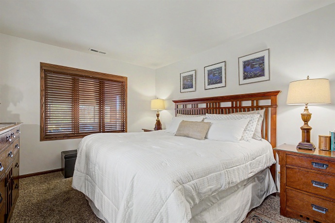 LB11 Long Bay Point, GALENA, Illinois 61036, 1 Bedroom Bedrooms, ,1 BathroomBathrooms,Condominium,For Sale,Long Bay Point,202602252