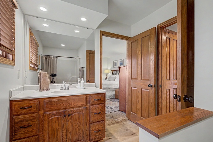 LB11 Long Bay Point, GALENA, Illinois 61036, 1 Bedroom Bedrooms, ,1 BathroomBathrooms,Condominium,For Sale,Long Bay Point,202602252