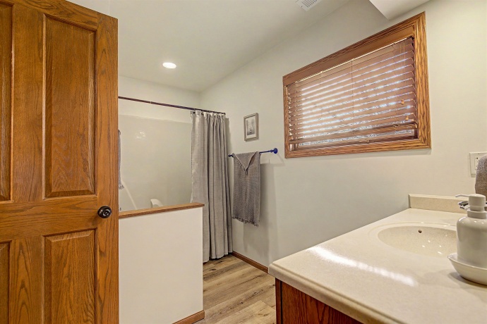 LB11 Long Bay Point, GALENA, Illinois 61036, 1 Bedroom Bedrooms, ,1 BathroomBathrooms,Condominium,For Sale,Long Bay Point,202602252