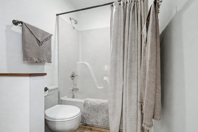 LB11 Long Bay Point, GALENA, Illinois 61036, 1 Bedroom Bedrooms, ,1 BathroomBathrooms,Condominium,For Sale,Long Bay Point,202602252