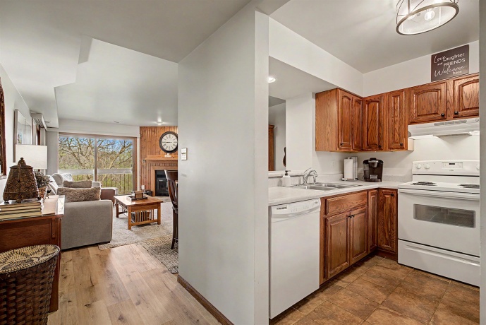 LB11 Long Bay Point, GALENA, Illinois 61036, 1 Bedroom Bedrooms, ,1 BathroomBathrooms,Condominium,For Sale,Long Bay Point,202602252