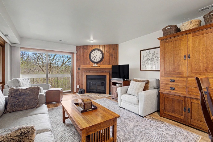 LB11 Long Bay Point, GALENA, Illinois 61036, 1 Bedroom Bedrooms, ,1 BathroomBathrooms,Condominium,For Sale,Long Bay Point,202602252