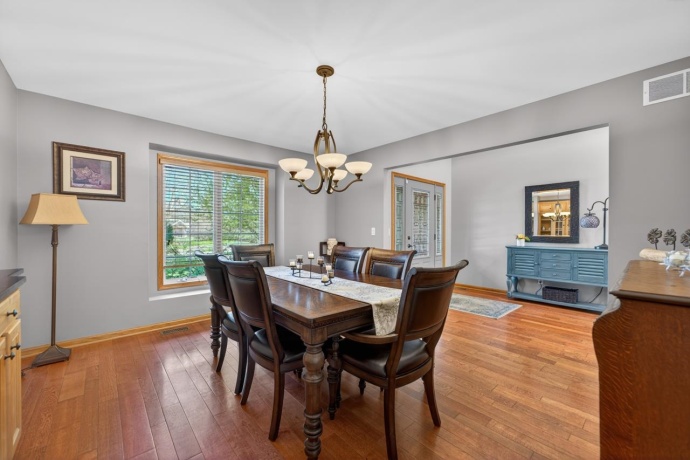 1354 University, ROCKFORD, Illinois 61107, 4 Bedrooms Bedrooms, ,3 BathroomsBathrooms,House,For Sale,University,202602253