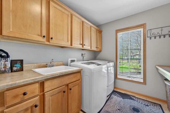 1354 University, ROCKFORD, Illinois 61107, 4 Bedrooms Bedrooms, ,3 BathroomsBathrooms,House,For Sale,University,202602253