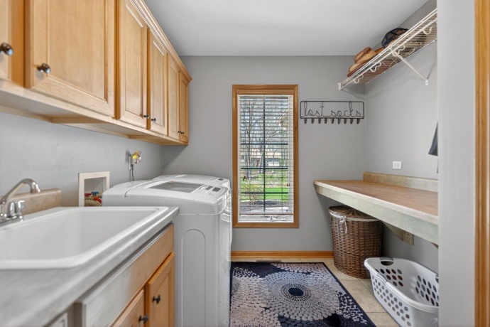 1354 University, ROCKFORD, Illinois 61107, 4 Bedrooms Bedrooms, ,3 BathroomsBathrooms,House,For Sale,University,202602253