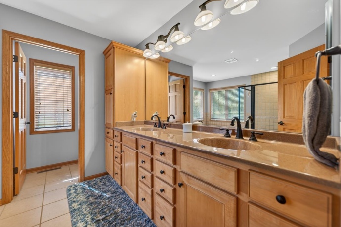 1354 University, ROCKFORD, Illinois 61107, 4 Bedrooms Bedrooms, ,3 BathroomsBathrooms,House,For Sale,University,202602253