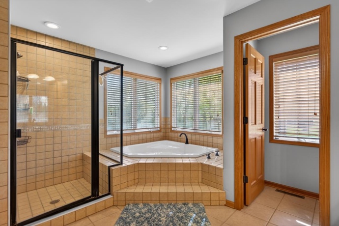 1354 University, ROCKFORD, Illinois 61107, 4 Bedrooms Bedrooms, ,3 BathroomsBathrooms,House,For Sale,University,202602253