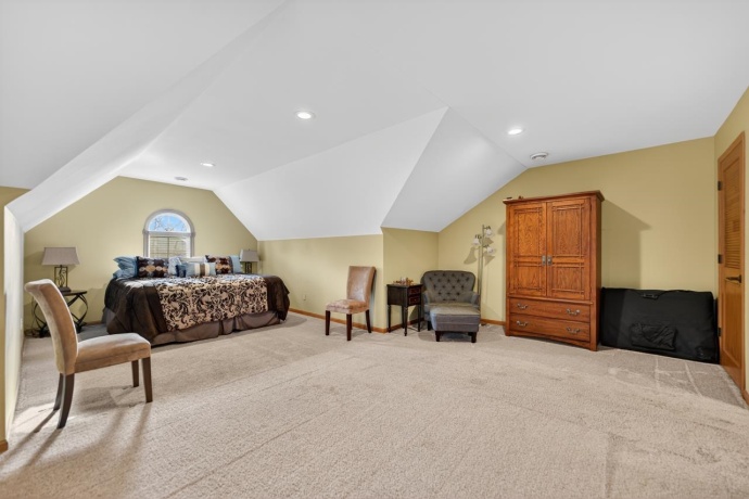 1354 University, ROCKFORD, Illinois 61107, 4 Bedrooms Bedrooms, ,3 BathroomsBathrooms,House,For Sale,University,202602253