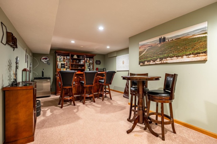 1354 University, ROCKFORD, Illinois 61107, 4 Bedrooms Bedrooms, ,3 BathroomsBathrooms,House,For Sale,University,202602253