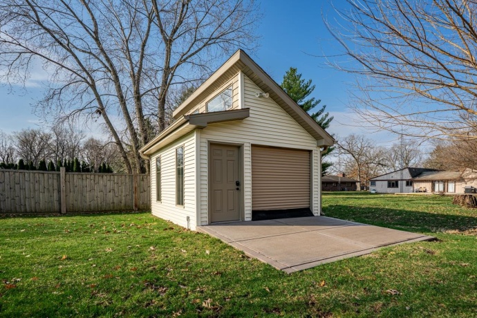 1354 University, ROCKFORD, Illinois 61107, 4 Bedrooms Bedrooms, ,3 BathroomsBathrooms,House,For Sale,University,202602253