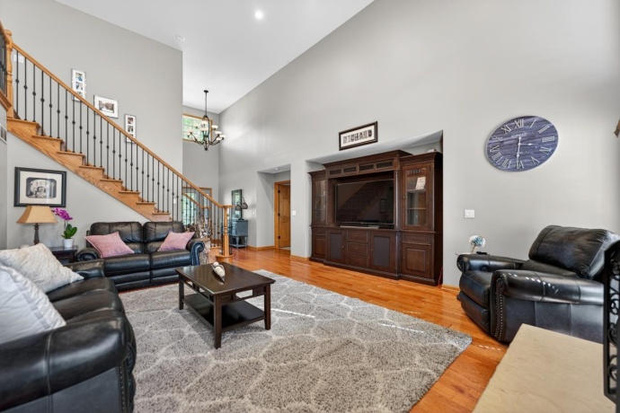 1354 University, ROCKFORD, Illinois 61107, 4 Bedrooms Bedrooms, ,3 BathroomsBathrooms,House,For Sale,University,202602253