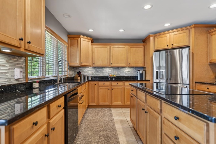 1354 University, ROCKFORD, Illinois 61107, 4 Bedrooms Bedrooms, ,3 BathroomsBathrooms,House,For Sale,University,202602253