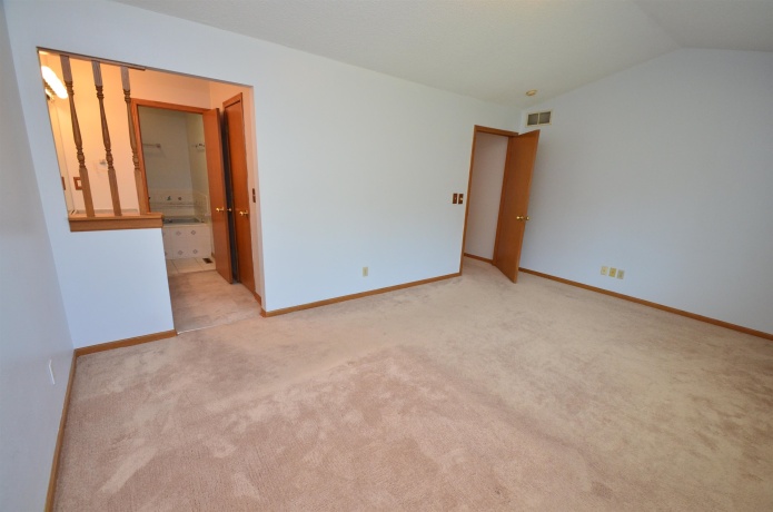 1237 Woodcreek, ROCKFORD, Illinois 61108, 2 Bedrooms Bedrooms, ,2 BathroomsBathrooms,House,For Sale,Woodcreek,202602259