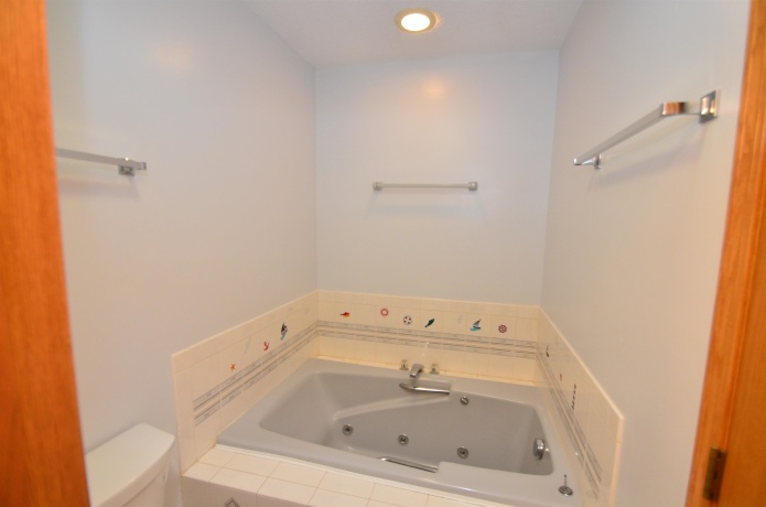 1237 Woodcreek, ROCKFORD, Illinois 61108, 2 Bedrooms Bedrooms, ,2 BathroomsBathrooms,House,For Sale,Woodcreek,202602259