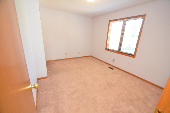 1237 Woodcreek, ROCKFORD, Illinois 61108, 2 Bedrooms Bedrooms, ,2 BathroomsBathrooms,House,For Sale,Woodcreek,202602259