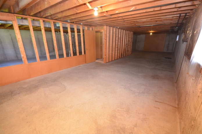 1237 Woodcreek, ROCKFORD, Illinois 61108, 2 Bedrooms Bedrooms, ,2 BathroomsBathrooms,House,For Sale,Woodcreek,202602259