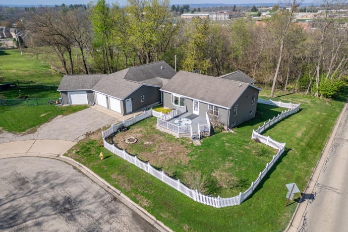 1 IRVINE, GALENA, Illinois 61036, 3 Bedrooms Bedrooms, ,3 BathroomsBathrooms,House,For Sale,IRVINE,202602262