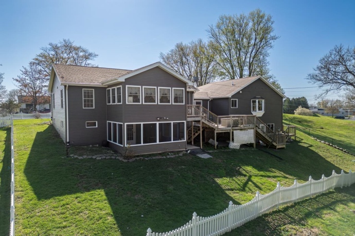 1 IRVINE, GALENA, Illinois 61036, 3 Bedrooms Bedrooms, ,3 BathroomsBathrooms,House,For Sale,IRVINE,202602262