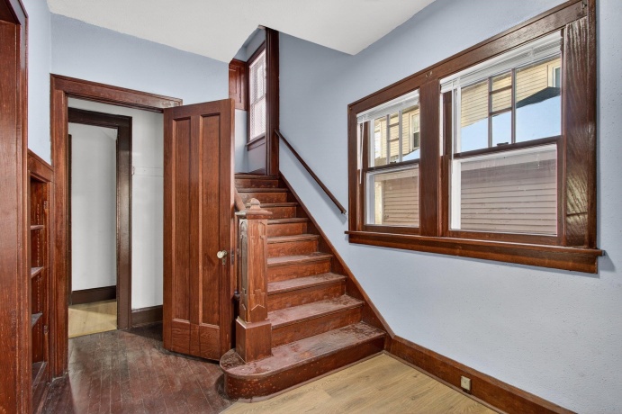 324 Paris, ROCKFORD, Illinois 61107, 4 Bedrooms Bedrooms, ,1 BathroomBathrooms,House,For Sale,Paris,202602264