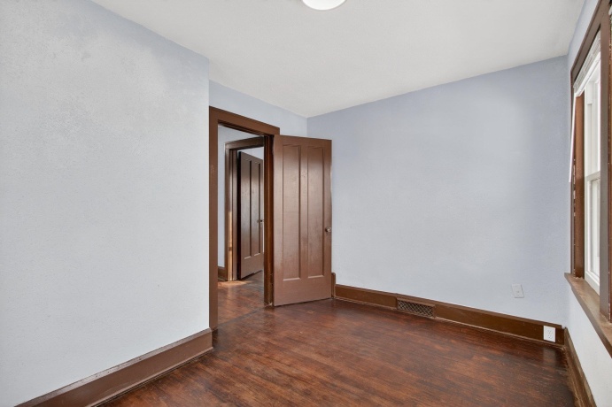 324 Paris, ROCKFORD, Illinois 61107, 4 Bedrooms Bedrooms, ,1 BathroomBathrooms,House,For Sale,Paris,202602264