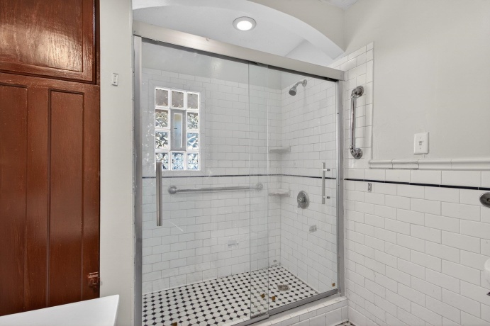 324 Paris, ROCKFORD, Illinois 61107, 4 Bedrooms Bedrooms, ,1 BathroomBathrooms,House,For Sale,Paris,202602264