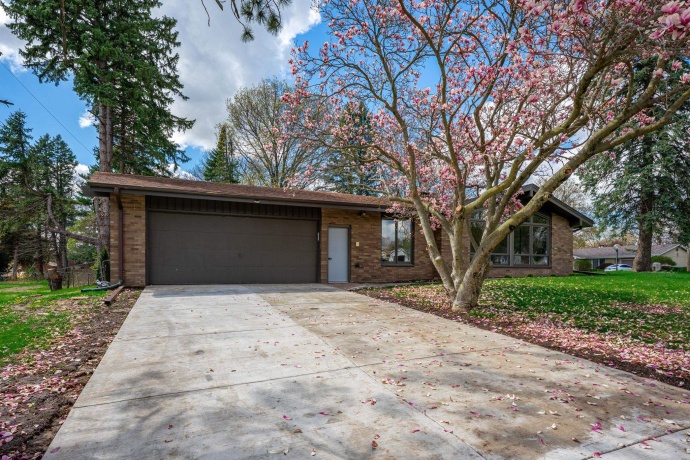 5075 WELSH, ROCKFORD, Illinois 61107, 5 Bedrooms Bedrooms, ,5 BathroomsBathrooms,House,For Sale,WELSH,202602265