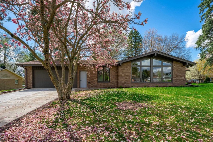 5075 WELSH, ROCKFORD, Illinois 61107, 5 Bedrooms Bedrooms, ,5 BathroomsBathrooms,House,For Sale,WELSH,202602265