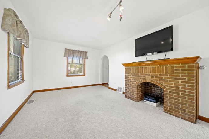 523 Harrison, BELVIDERE, Illinois 61008, 3 Bedrooms Bedrooms, ,1 BathroomBathrooms,House,For Sale,Harrison,202602267