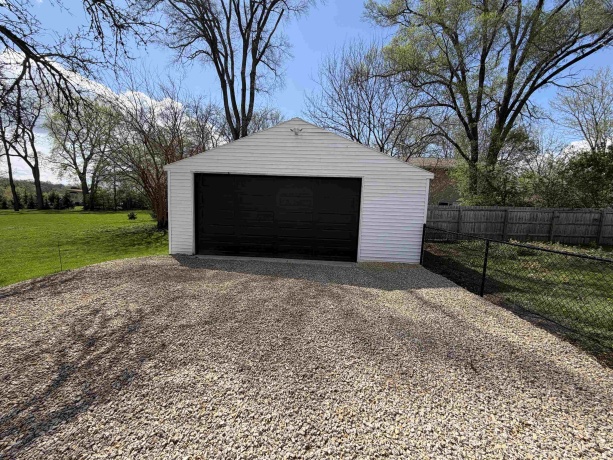 216 Washington, BYRON, Illinois 61010, 2 Bedrooms Bedrooms, ,1 BathroomBathrooms,House,For Sale,Washington,202602272