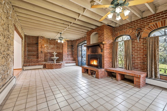 219 High, GALENA, Illinois 61036, 3 Bedrooms Bedrooms, ,2 BathroomsBathrooms,House,For Sale,High,202602273