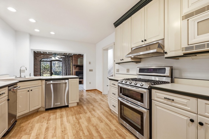 219 High, GALENA, Illinois 61036, 3 Bedrooms Bedrooms, ,2 BathroomsBathrooms,House,For Sale,High,202602273