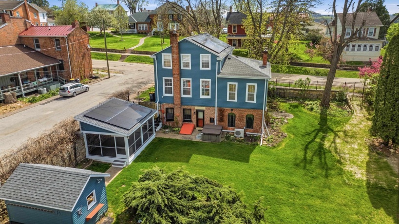 219 High, GALENA, Illinois 61036, 3 Bedrooms Bedrooms, ,2 BathroomsBathrooms,House,For Sale,High,202602273