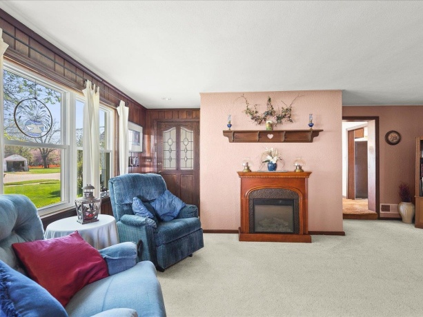 625 HURLBUT, BELVIDERE, Illinois 61008, 3 Bedrooms Bedrooms, ,1 BathroomBathrooms,House,For Sale,HURLBUT,202602277