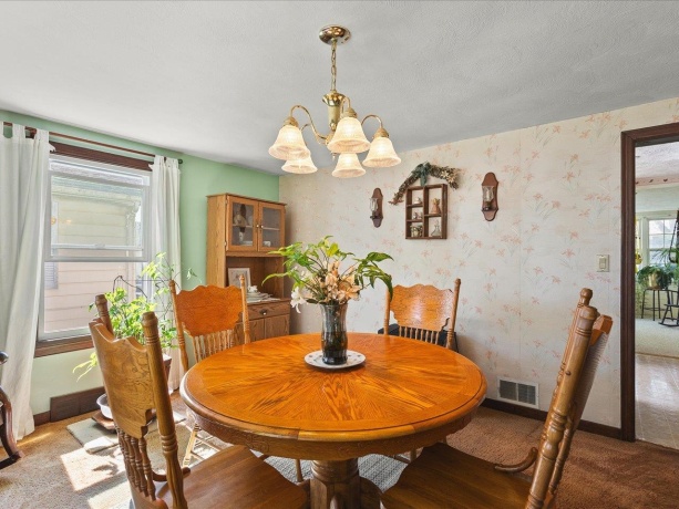 625 HURLBUT, BELVIDERE, Illinois 61008, 3 Bedrooms Bedrooms, ,1 BathroomBathrooms,House,For Sale,HURLBUT,202602277