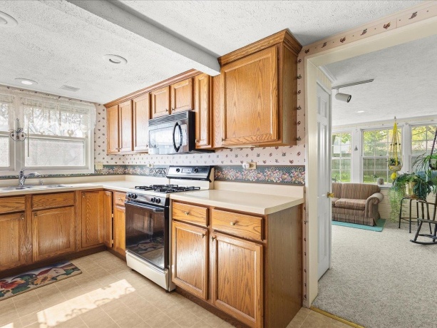 625 HURLBUT, BELVIDERE, Illinois 61008, 3 Bedrooms Bedrooms, ,1 BathroomBathrooms,House,For Sale,HURLBUT,202602277