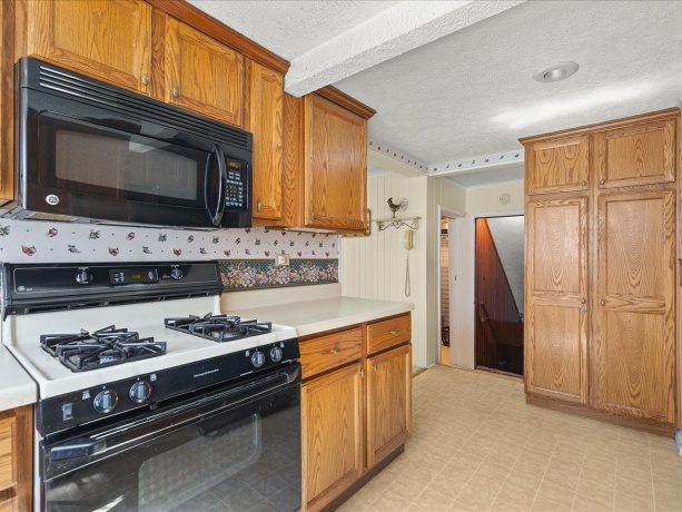 625 HURLBUT, BELVIDERE, Illinois 61008, 3 Bedrooms Bedrooms, ,1 BathroomBathrooms,House,For Sale,HURLBUT,202602277